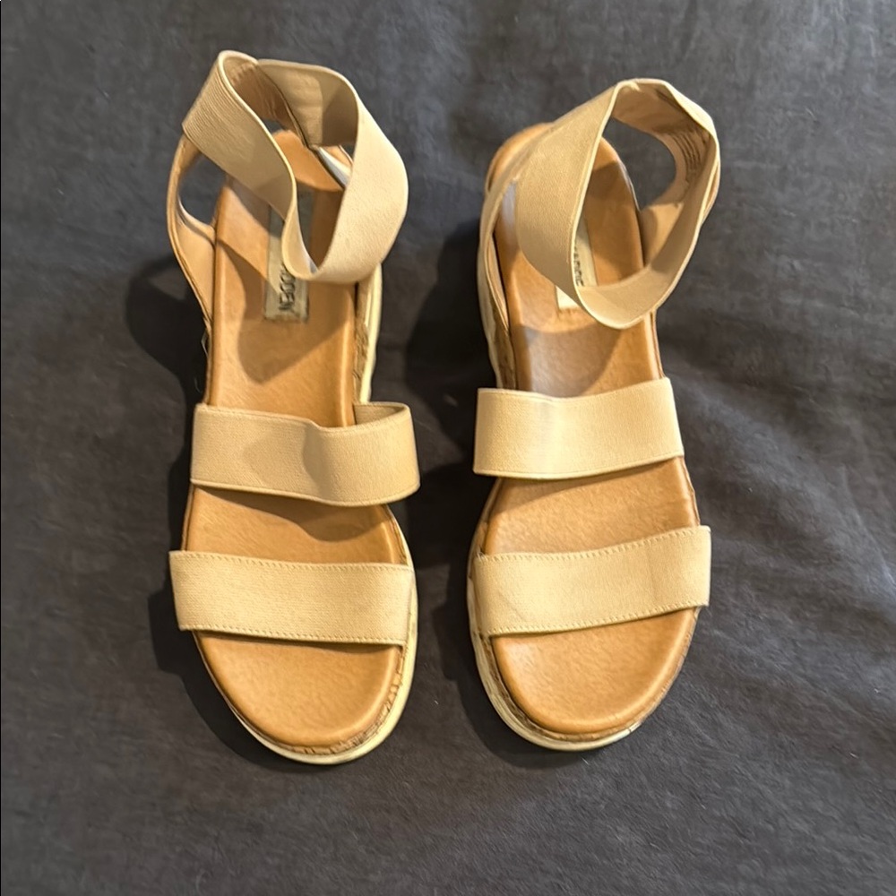 Steve Madden Tan Strappy Sandals